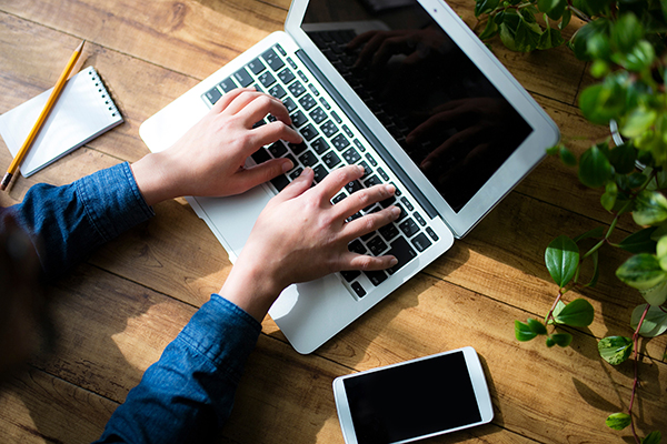 パソコン作業の様子